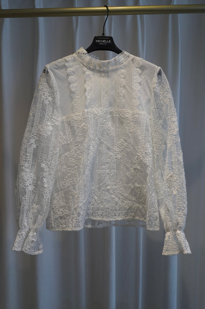 LACE BLOUSE