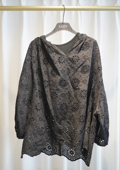 CRYSTALS EMBROIDERY TOP