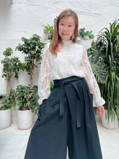 LACE BLOUSE