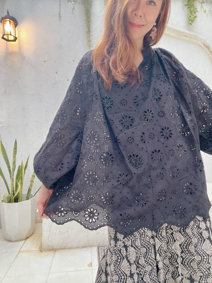 CRYSTALS EMBROIDERY TOP
